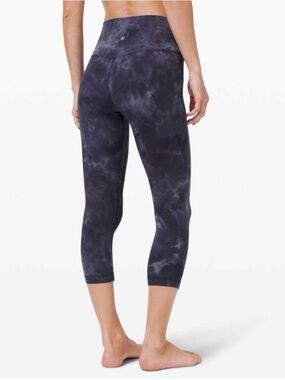 Lululemon Align Crop 21" *Diamond Dye
Diamond Dye Asphalt Grey True Navy size 4